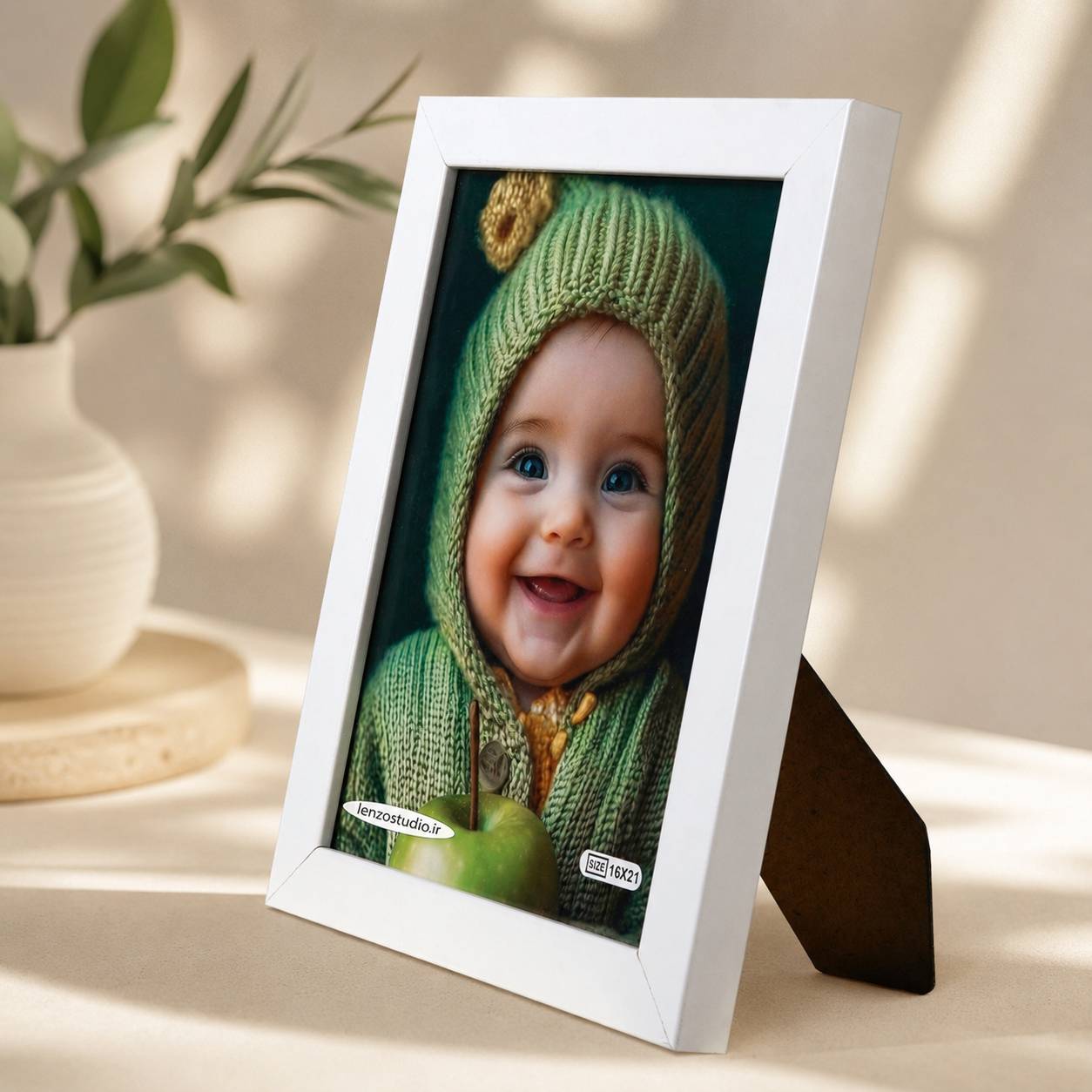 قاب عکس کلاسیک رومیزی و دیواری رنگ سفید سایز 16x21