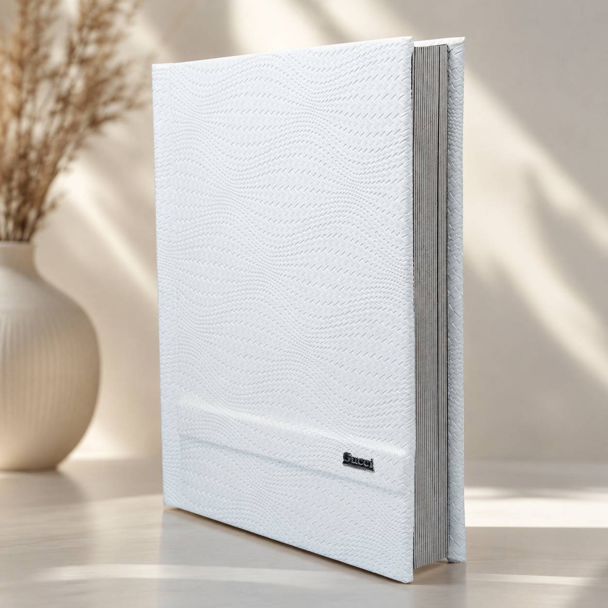 قاب عکس  کلاسیک، رنگ سفید، فریم دار، سایز عکس 20x30
